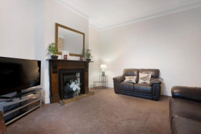 Unique! 5BR in Queen Street